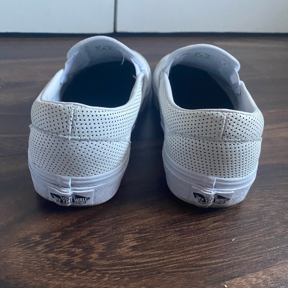 White slip on leader perforated vans - Picture 4 of 7